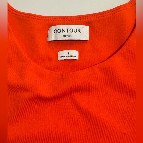 Aritzia Contour Second-skin crewneck bodysuit, NWT size small RED - Picture 3 of 6